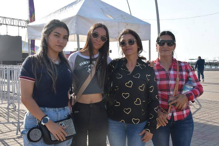 Disfrutan del Carnaval de Altata 2026 ‘Oleajes de Alegría’