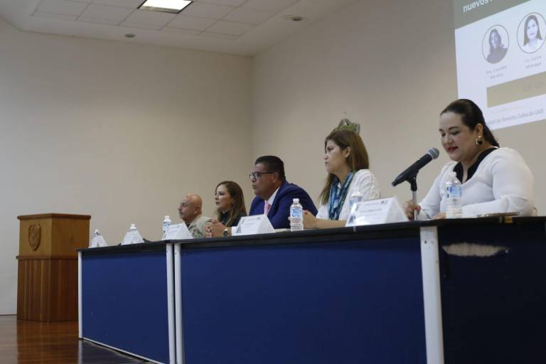 Rescatar la ciudadanía en el sistema de transparencia como reto contra la corrupción, definen en panel