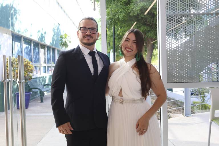 Realizan alumnos del Tecmilenio Culiacán la firma de títulos y grados académicos