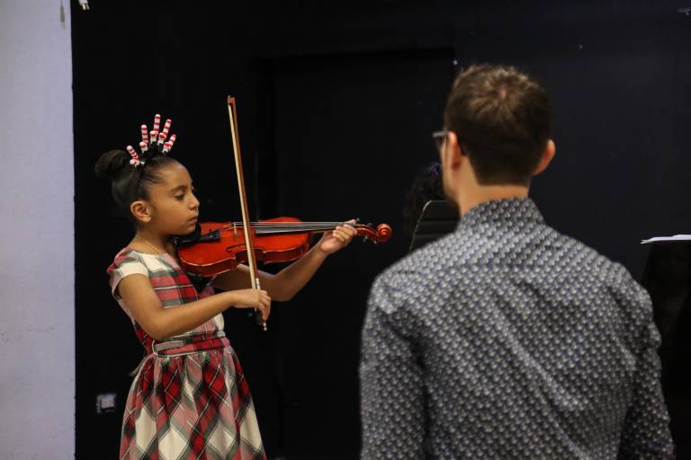Alumnos del maestro Xavier Tortosa ofrecen recital de violín
