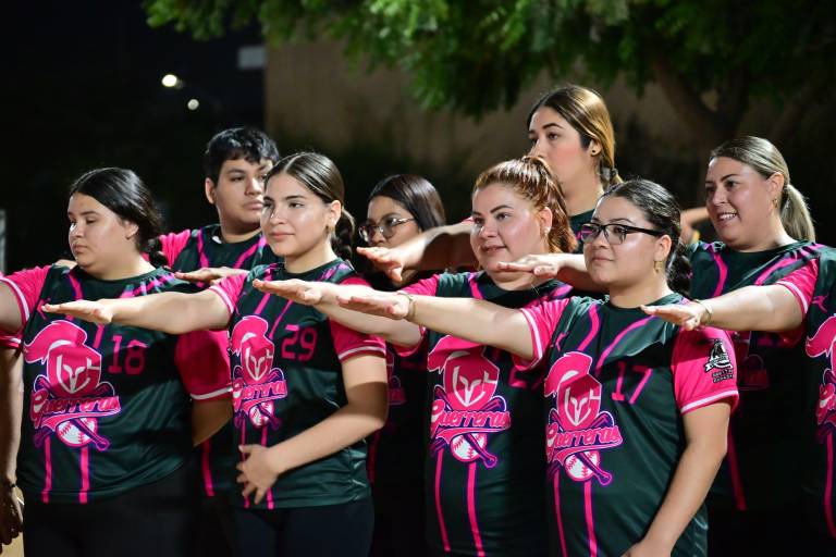 Inaugura Imdem la Liga Femenil de Novatas en medio de una lluvia de reconocimientos