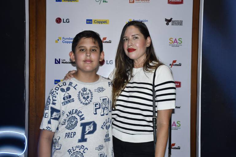 Lleva Strad a mundos opuestos, a través de la rebeldía de su violín