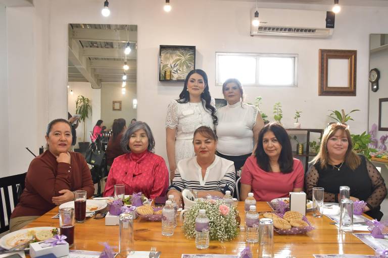 Organizan shower para Anahí de Jesús Cázarez Urías