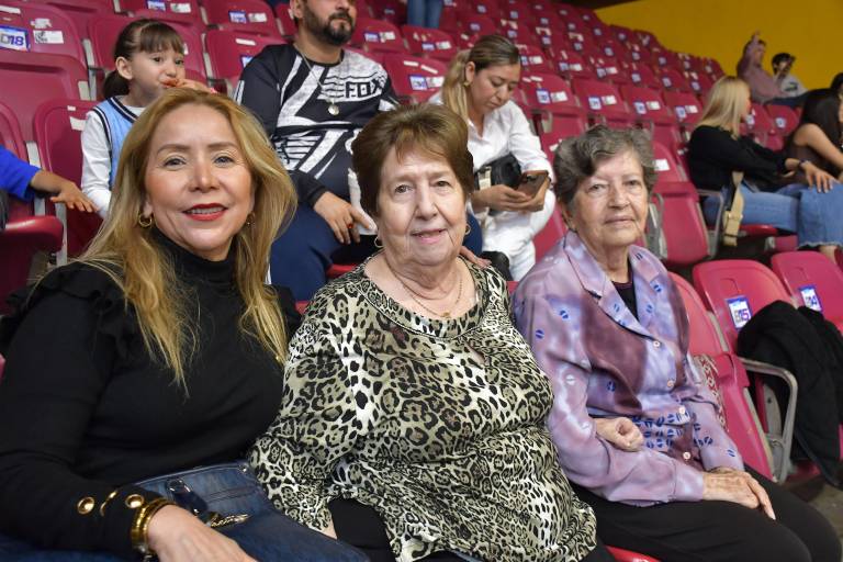 Disfrutan sinaloenses el inicio de la Cibacopa 2026