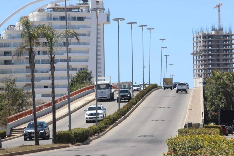 Advierte la Intercamaral de Mazatlán que los puentes de la Marina presentan fracturas