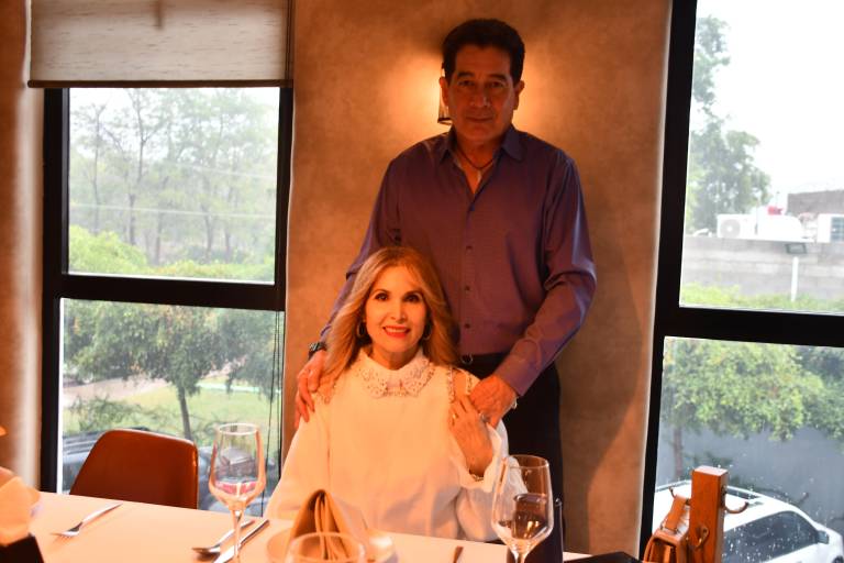 Disfrutan clientes y amigos de ‘La Dolce Villa’ con el chef Ignacio Osuna