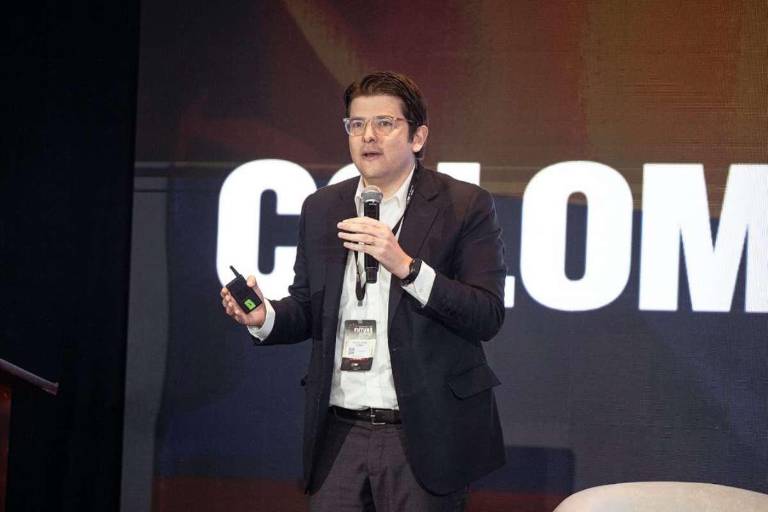 Disparan contra Miguel Uribe, aspirante a la Presidencia de Colombia, durante acto de campaña