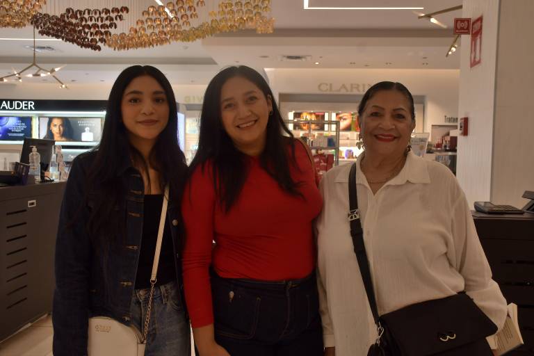 Conocen clientes de Cimaco Culiacán las tendencias en color, fragancias y tratamientos