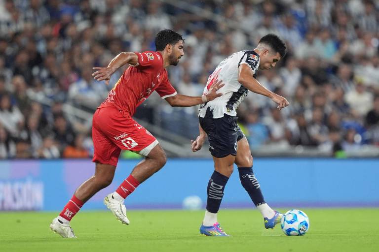Monterrey aplasta al Necaxa y se adueña del liderato del Apertura 2025