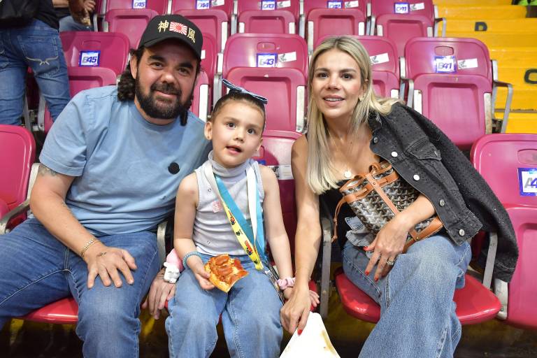 Disfrutan sinaloenses el inicio de la Cibacopa 2026