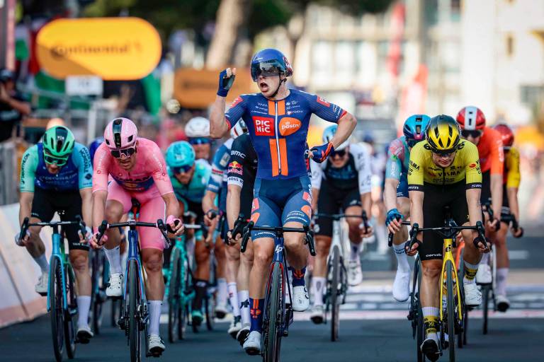 Van Uden se luce en la fiesta de los velocistas y Pedersen sigue de rosa