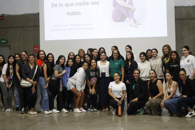 Aprenden alumnas y mamás del Senda sobre salud femenina