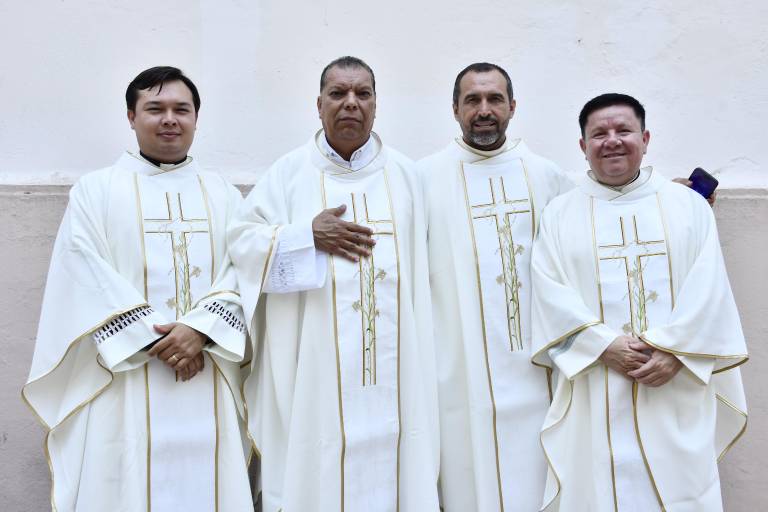 Renuevan sacerdotes sus promesas ministeriales en la Misa Crismal