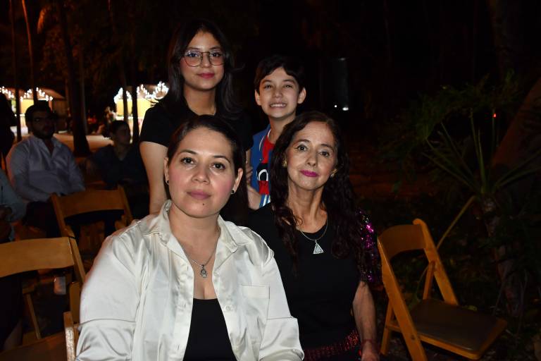 Reciben sinaloenses la Navidad en el Jardín Botánico