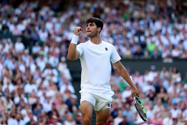 Alcaraz se exige para avanzar en Wimbledon en su partido 50 del año
