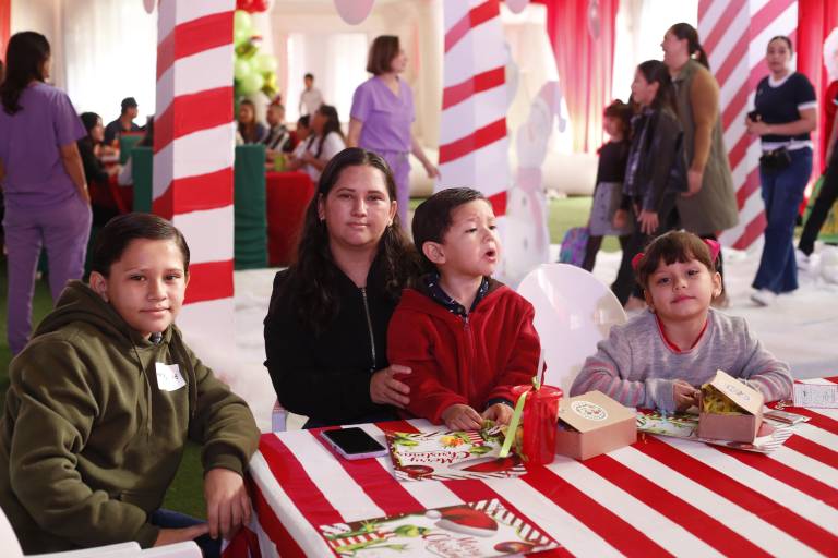 Celebra GANAC su tradicional posada navideña