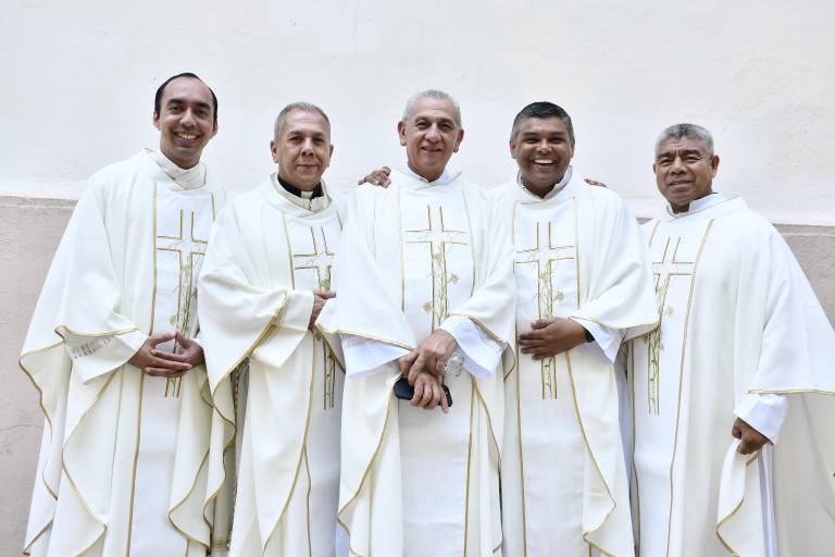 Renuevan sacerdotes sus promesas ministeriales en la Misa Crismal