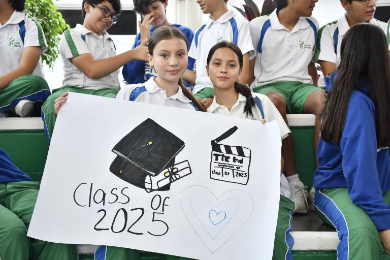 Con aplausos despide el Instituto Senda a su GENE 7 de Preparatoria