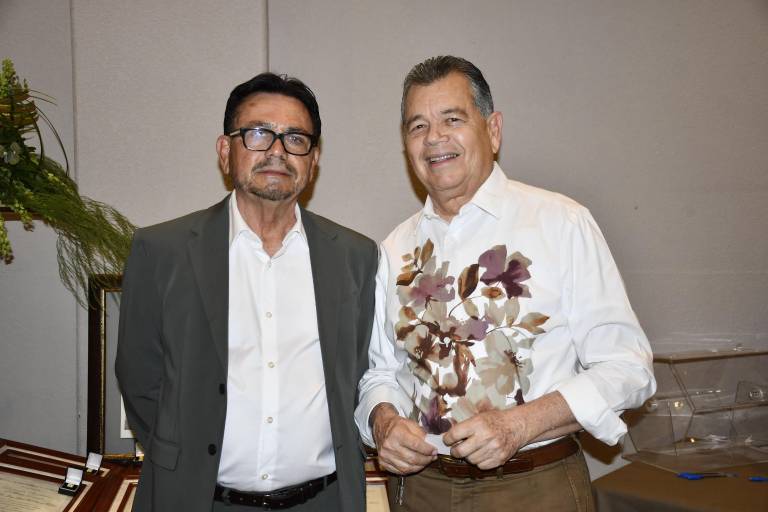 Reconoce trayectoria de sus docentes en el Día del Maestro