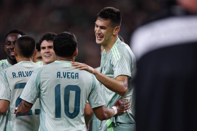 México enfrenta a Costa Rica para decidir el líder de grupo