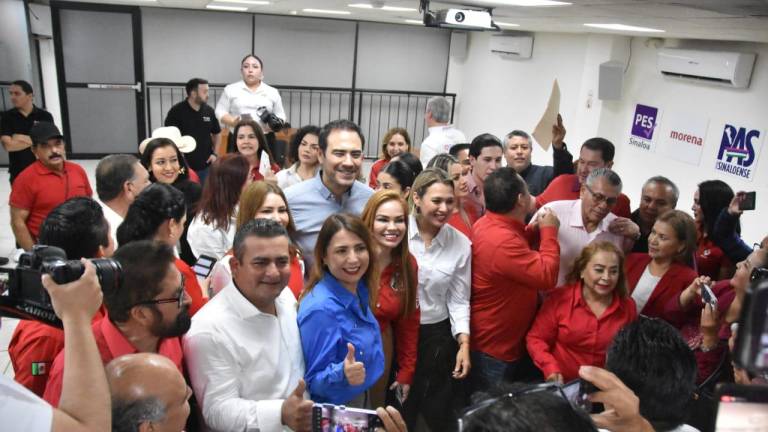 La alianza ‘Fuerza y corazón por México’ registra a sus candidatos locales