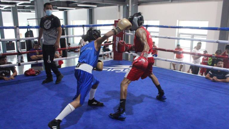 El gimnasio de box universitario ‘José Sulaimán Chagnón”, de Mazatlán, albergó los combates de preparación.