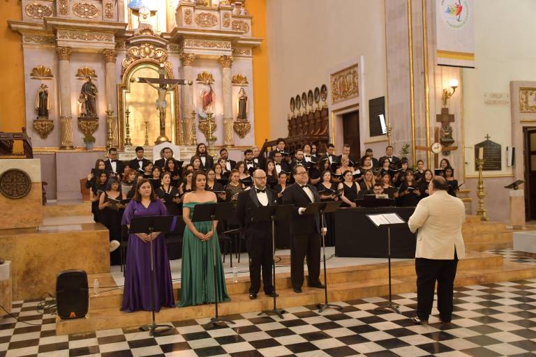 Unen sus voces para interpretar ‘Stabat Mater’ en La Catedral