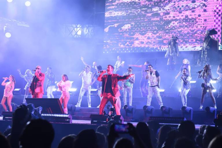 El 90’s Pop Tour enciende el Carnaval de Mazatlán 2025 en la coronación de Brayan I