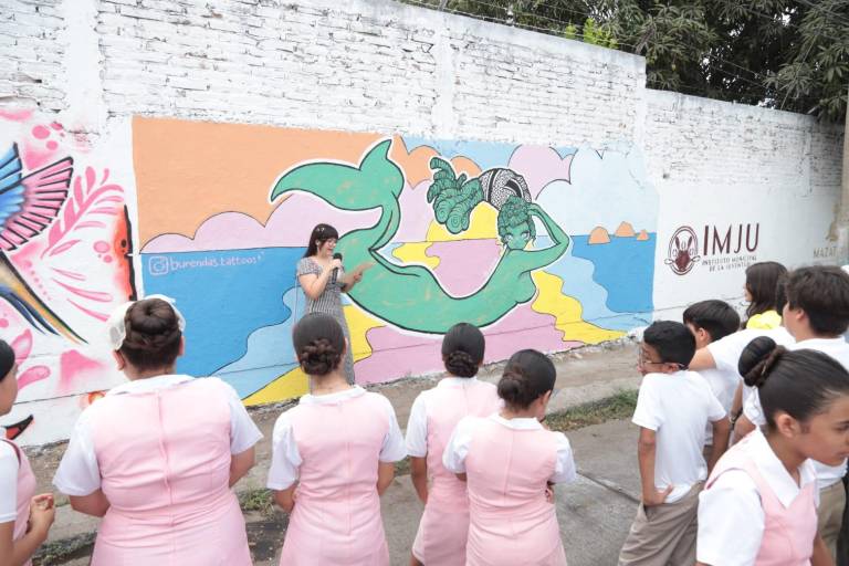 Jóvenes artistas pintan 20 murales en la ‘General 1’ como parte del proyecto InspirArte