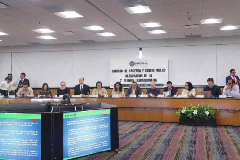 Diputados aprueban en comisiones reforma a Ley Aduanera; modifican iniciativa enviada por Sheinbaum