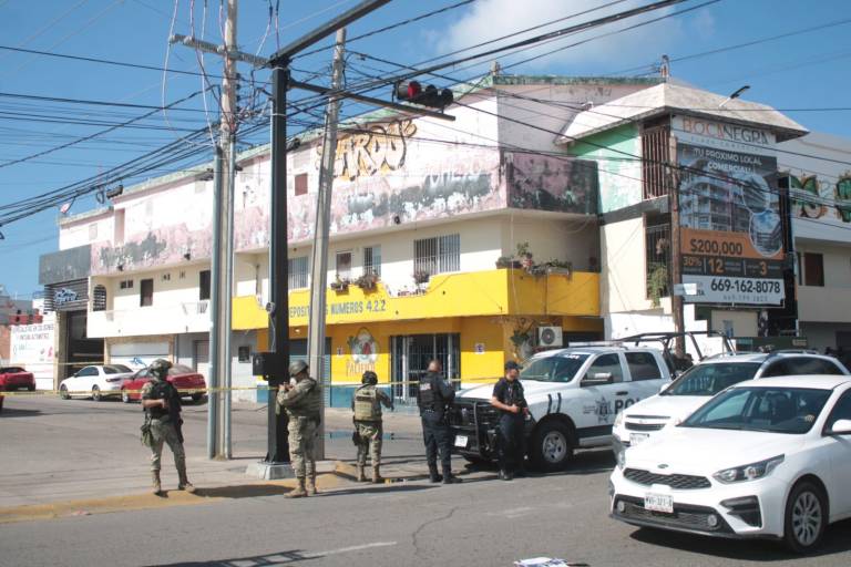 Con armas largas disparan contra expendio en El Toreo en Mazatlán