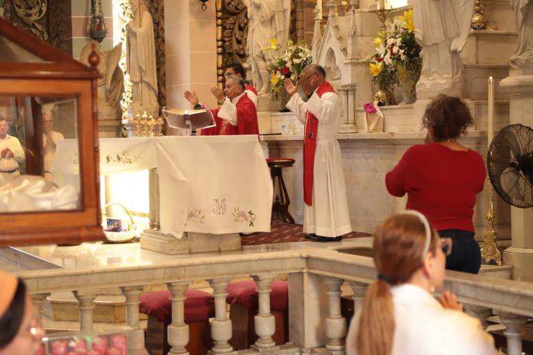 Obispo de Mazatlán llama a la hospitalidad ante el arribo de turistas en vacaciones de verano