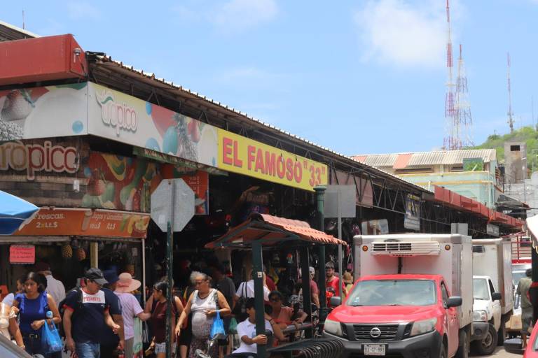 Avanzan trabajos de renovación en el Mercado Pino Suárez, en Mazatlán