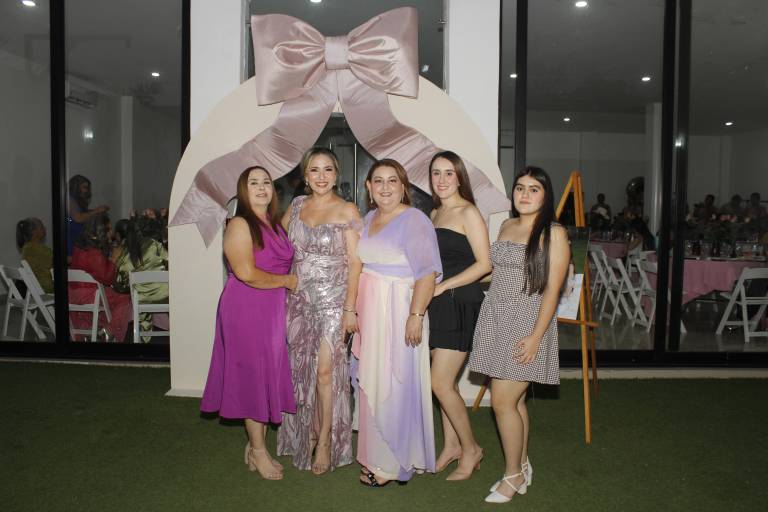 Celebra María Sophía sus dulces 15 años