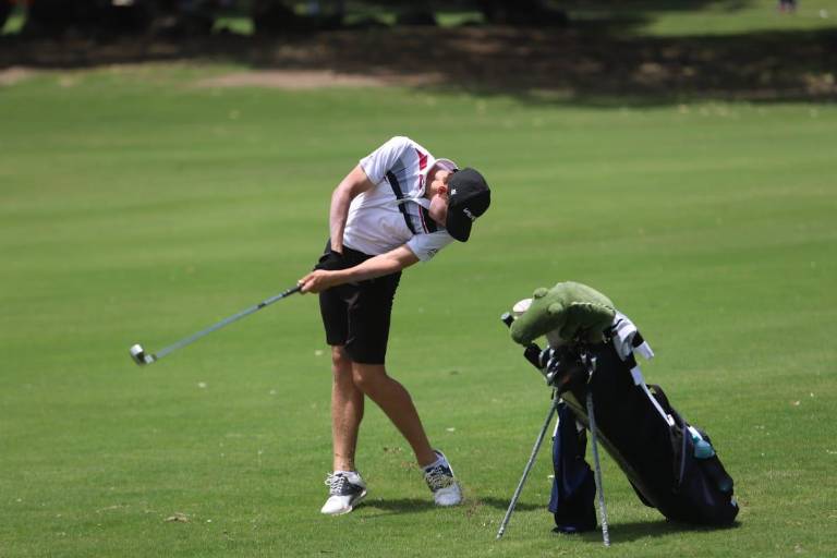 Inician sinaloenses participaciónen Golf de Olimpiada Nacional