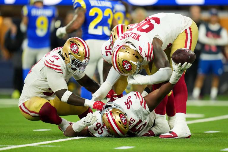San Francisco sorprende y se impone a los Rams en tiempo extra pese a múltiples bajas