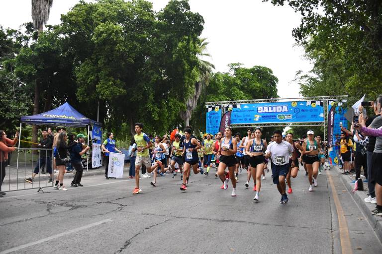Participan en la séptima edición de la carrera ‘Corro por sus sueños’