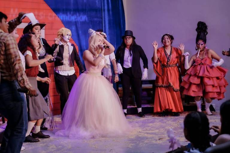 Cantan y divierten en examen final de canto alumnos de Teatro del CMA