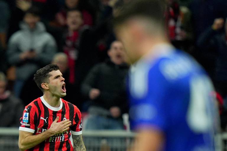 Milán remonta ante el Como con goles de Pulisic y Reijnders; Santi Giménez discreto