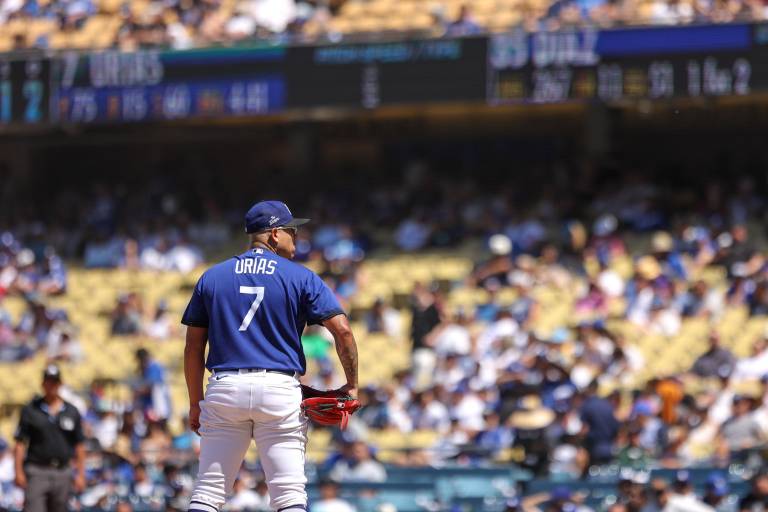 Julio Urías invitado por Tomateros a su pretemporada