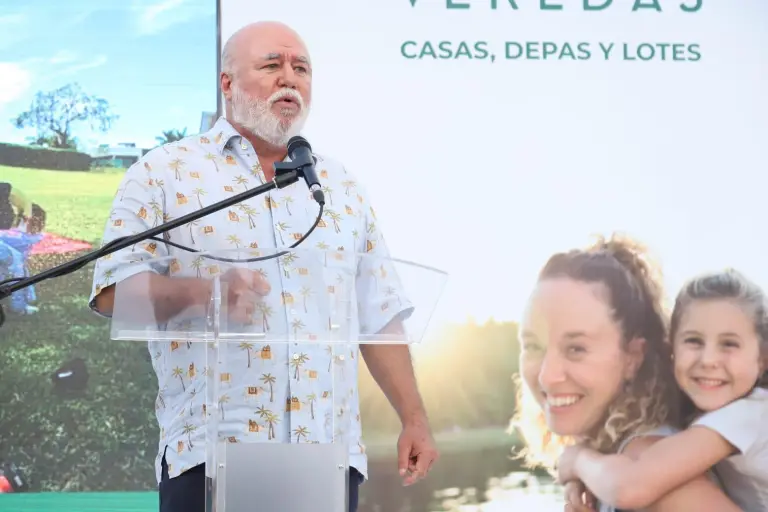 El empresario Manuel Clouthier llamó a autoridades y sectores productivos a cuidar la confianza de quienes visitan Mazatlán.