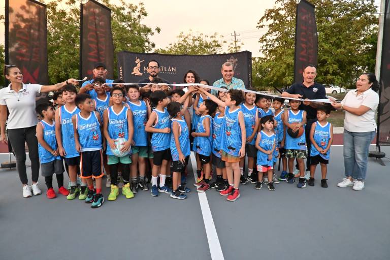 Entregan rehabilitación de la cancha de basquetbol del Info Playas