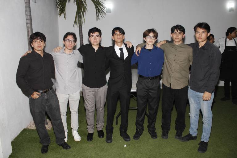 Celebra María Sophía sus dulces 15 años