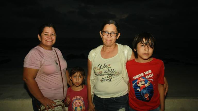 Isabel Torres, Mailene Alisson, Maricarmen Torres y Máximo Alexandro.