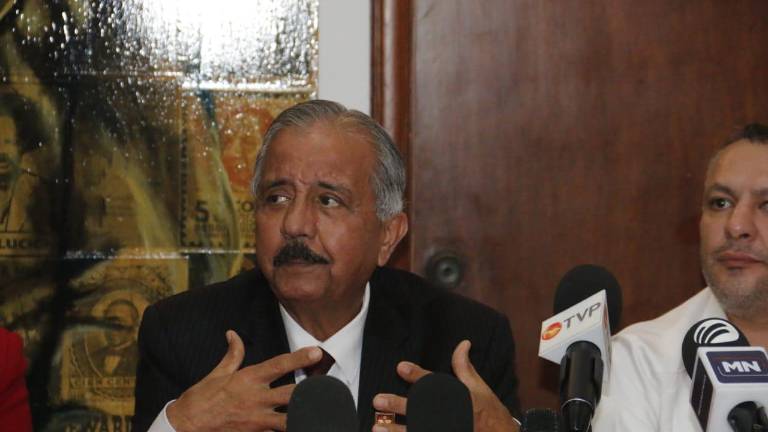 Estrada Ferreiro acusó que el proyecto del Gobierno del Estado siempre fue quitarle la presidente municipal e inhabilitarlo para esta candidatura.