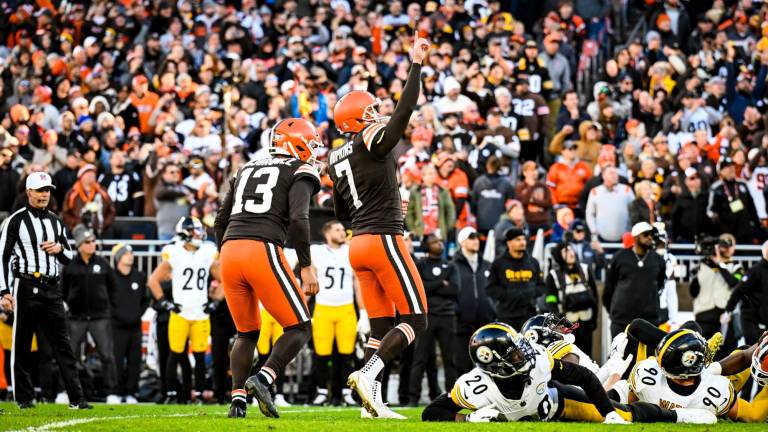 Los Browns vencen a Steelers en intenso duelo de defensivas