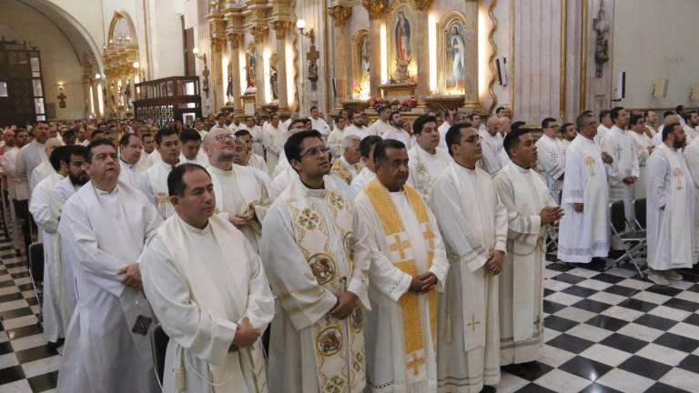 Sacerdotes de la Diócesis de Culiacán renuevan sus votos.