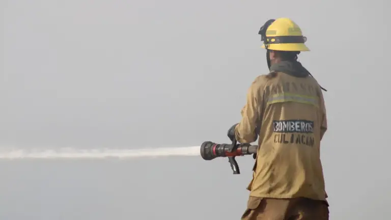 Accidentes viales disminuyen, pero aumentan incendios por vandalismo y crimen organizado.