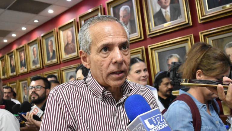 El Presidente Municipal de Ahome, Gerardo Vargas Landeros, dice que no se puede distraer con el tema de la reelección.