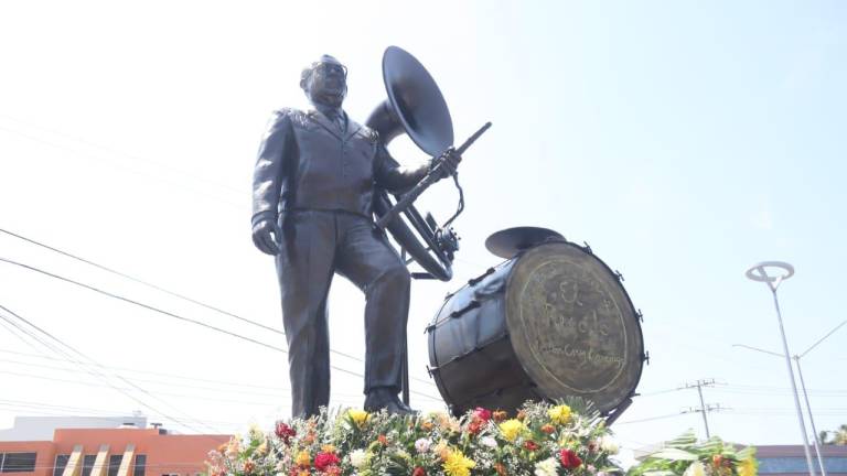 La música representativa de la entidad sería celebrada con el Día Estatal de la Banda Sinaloa, que se pretende instaurar cada 1 de julio en honor a don Cruz Lizárraga, fundador de Banda El Recodo.
